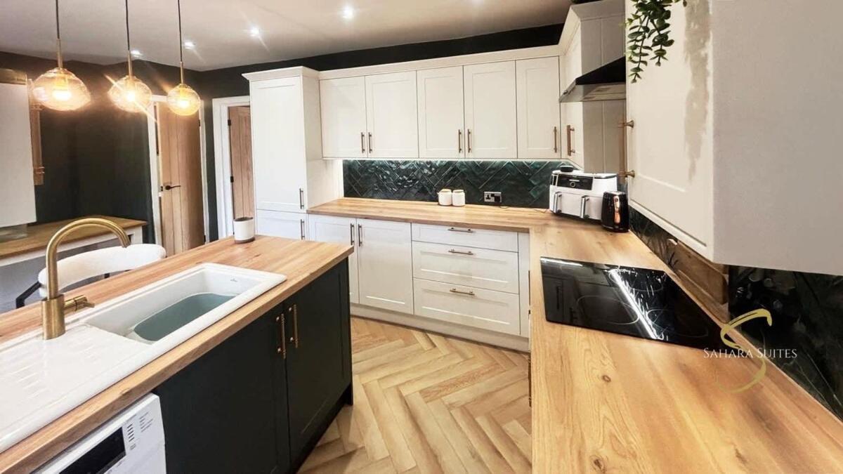 Stylish 2Bed - Manchester - Free Parking Hyde Exterior photo